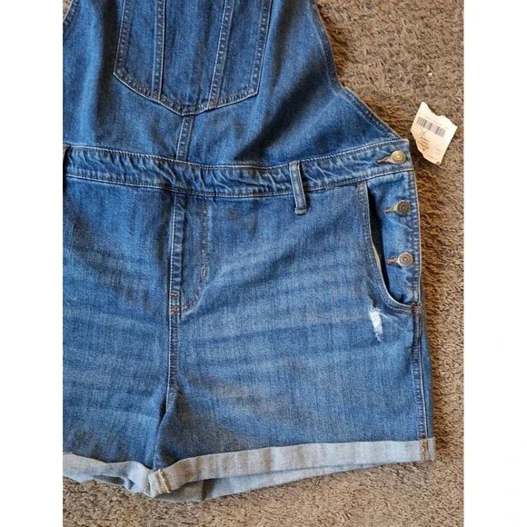 Denim Jean Bib Overall Shorts Womens Size XL Old Navy Distressed Cuffed Bibs New - Picture 4 of 7